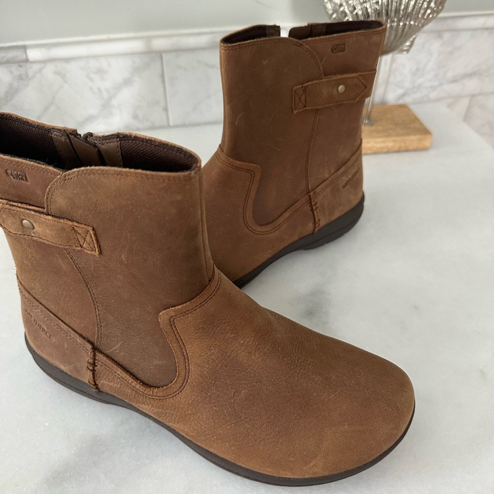 Women's Merrell Kassie ankle Leather boots - waterproof ! NEW tag inside